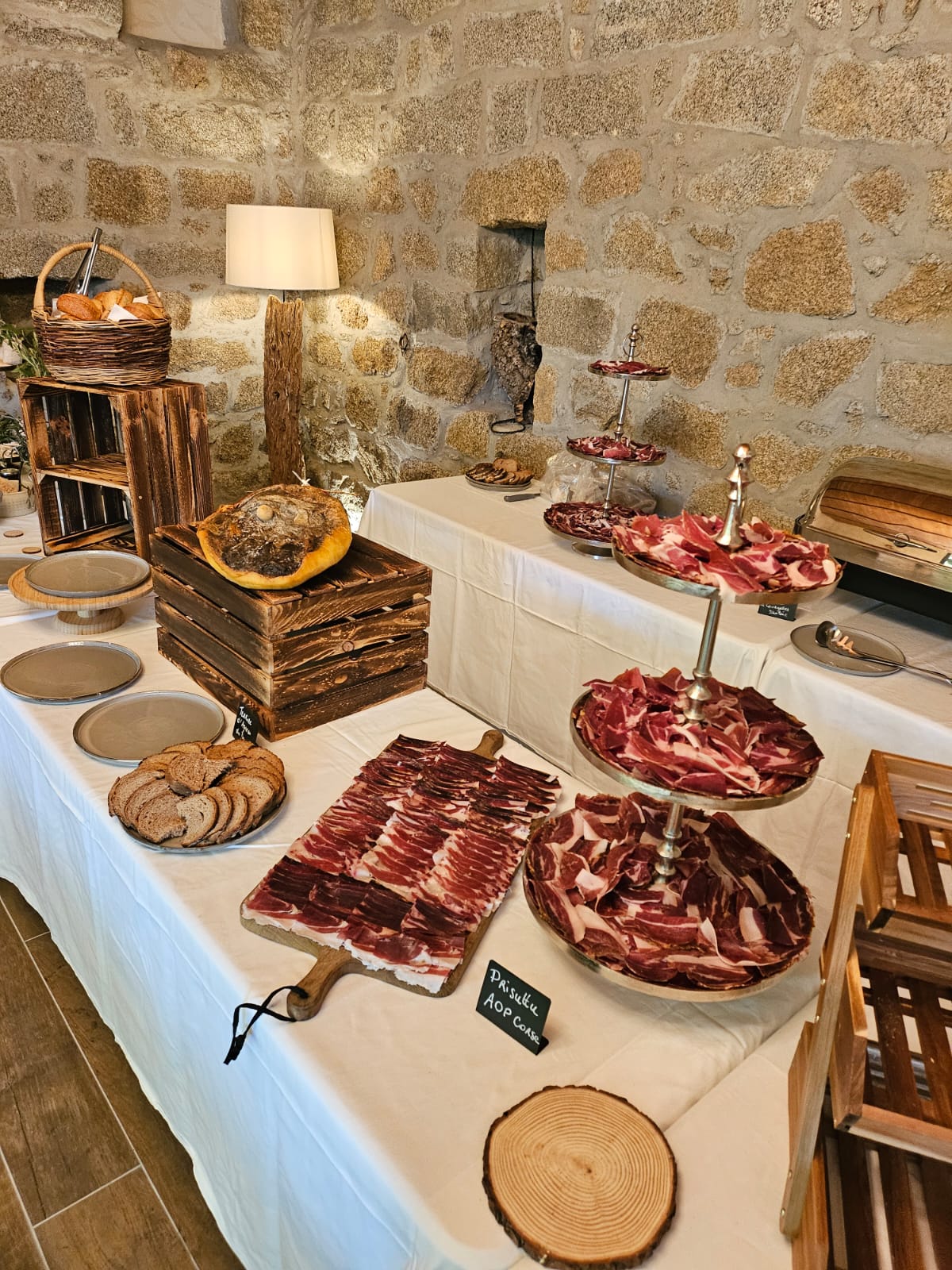U Cantu à Olivese : la ferme-auberge et sa charcuterie corse AOP