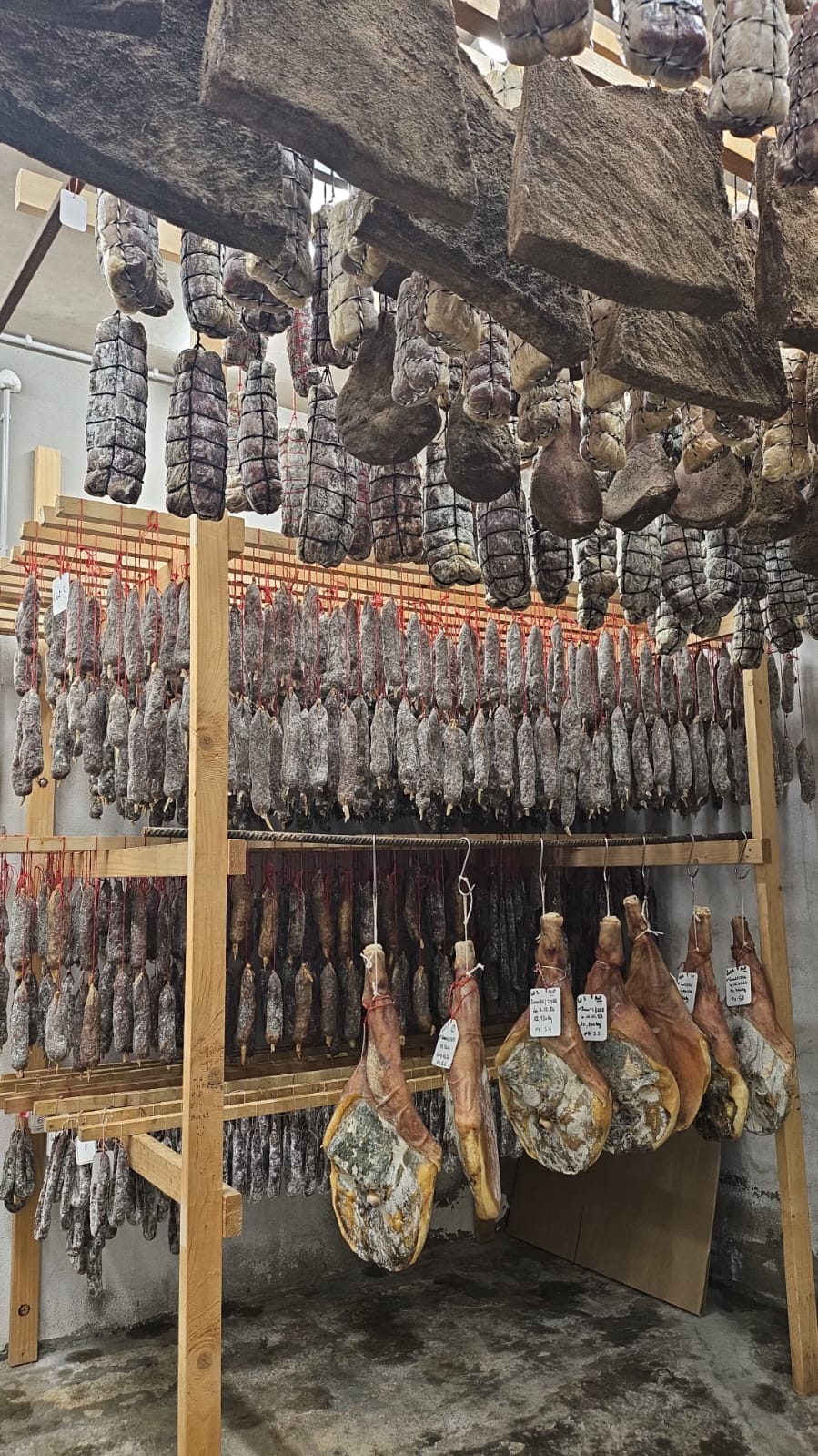 U Cantu à Olivese : la ferme-auberge et sa charcuterie corse AOP