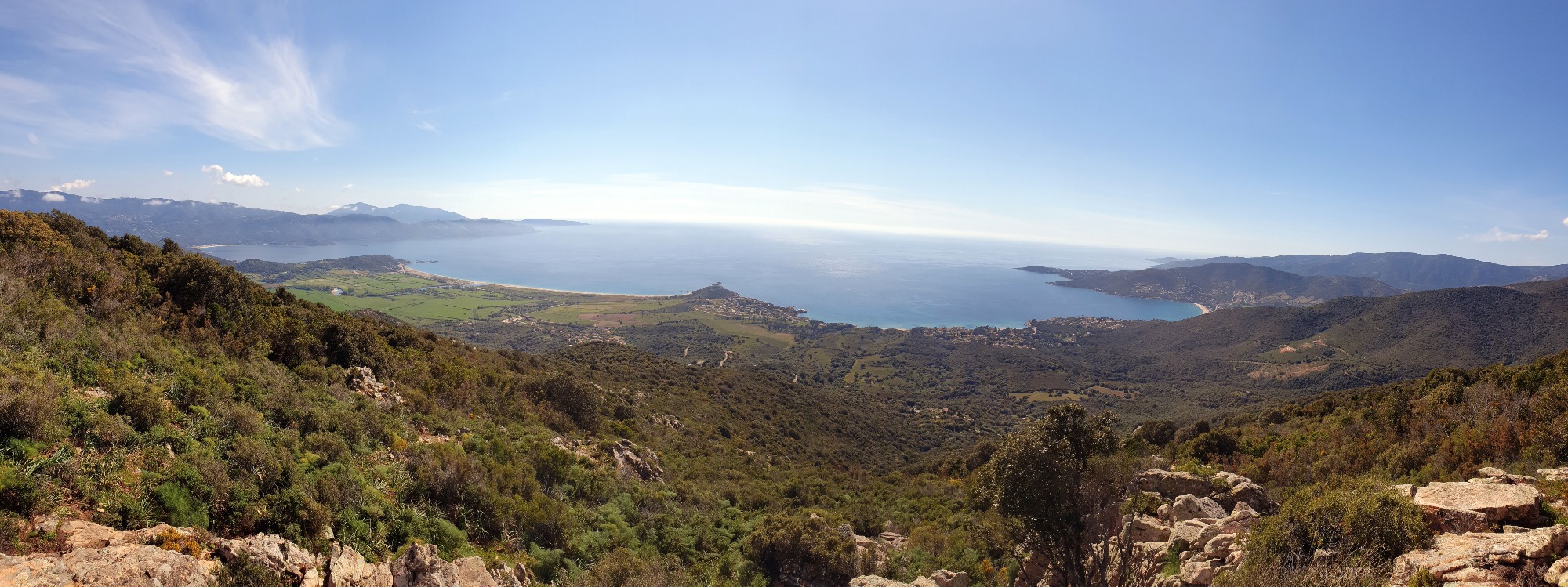 Vista desde el sendero de senderismo en Vedolaccia
